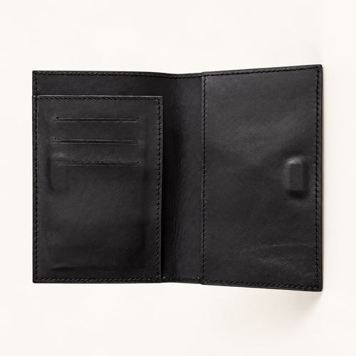 Black leather cardholder by Sirius Society – open view